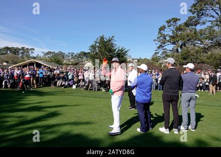 Pebble Beach, USA. 05th Feb, 2020. Monterey, California, USA February 5th 2020 Bill Murray winds the crowd up at the 3M Celebrity Challenge for their various charities prior to the AT&T Pro-Am PGA Golf event at Pebble beach Credit: Motofoto/Alamy Live News Stock Photo