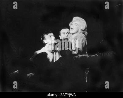 MARILYN  MONROE in LET'S MAKE LOVE ( Facciamo l'amore -  1960 ) by George Cukor - coreography by Jack Cole -  20Th Century Fox  pubblicity still - DAN Stock Photo