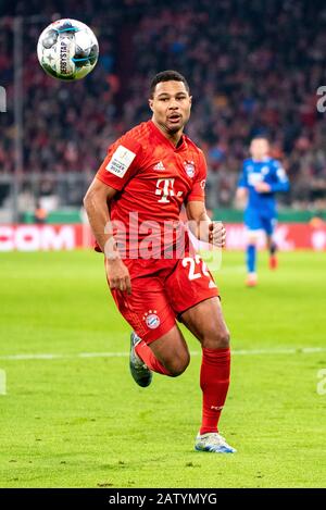 Munich, Germany. 5th Feb, 2020. Serge Gnabry (FC Bayern Muenchen) at the Football, DFB-Pokal: FC Bayern Muenchen vs TSG 1899 Hoffenheim at the Allianz Arena on February 5, 2020 in Muenchen, Germany. Credit: Horst Ettensberger/ESPA/Alamy Live News Stock Photo