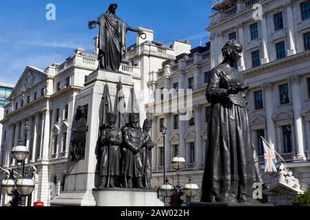 The Guards and Florence Nightingale statues, Crimean War Memorial, Waterloo Place, St James's, City of Westminster, London, England. Stock Photo