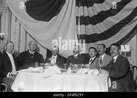 Hamilton Wright Mabie, David Starr Jordan, Dr. J. Soyeda, Lindsay Russell, Tadao Komiya, Kiujiro Okazaki, Reitaro Ichinomiya at a luncheon sponsored by the Japan Society at the Hotel Astor in New York City on June 26, 1913 Stock Photo