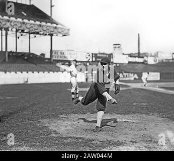 Eddie Cicotte, Chicago AL, at Polo Grounds, NY ca. September 1913 Stock Photo