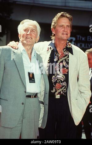 Los Angeles, USA. 24th Oct, 2007. Michael Douglas and Kirk Douglas, Credit: Tsuni/USA/Alamy Live News Stock Photo