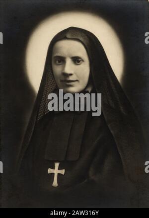 Portrait of Saint Francesca Xavier Cabrini circa 1880. Mother Cabrini ...