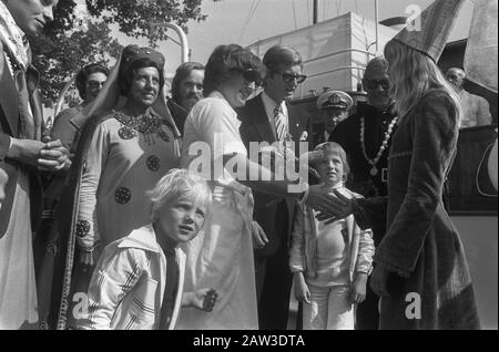 Prince Margriet and Pieter van Vollenhoven lived in Nieuwegein the official opening at the celebration 600 years old Sluis Date: September 6, 1975 Location: Nieuwegein Keywords: Openings, Celebrations person Name: Margriet, princess, Vollenhoven, Pieter van Stock Photo