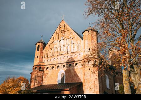 Synkavichy, Zelva District, Hrodna Province, Belarus. Old Church Of St. Michael The Archangel. Eastern Orthodox Church. Belarusian Gothic Fortified Ch Stock Photo