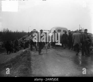 Severe weather over the Netherlands. Breakthroughs embankment, flooding  Krimpen aan de IJssel. Date: February 1, 1953 Location: Krimpen aan den IJssel Keywords: dikes, water control Stock Photo