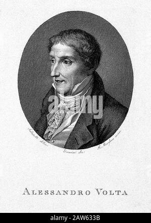 XIX century , ITALY : The italian Physicist  Count ALESSANDRO VOLTA ( 1745 - 1827 ) , portrait engraved by by R. Morghen after Ermini and Sabatelli  . Stock Photo