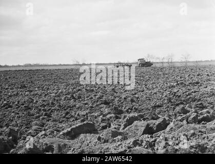 mining, soil, leveling, sanding, plowing, charts, Kortezwaag Date: April 1956 Location: Kortezwaag Keywords: sanding, leveling, tillage, cultivation, charts, plowing Stock Photo