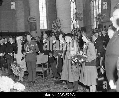 Visit Churchill Netherlands (May 1946)  Promotion Churchill arriving at church Date: May 10, 1946 Keywords: ARRIVAL CHURCH, PROMOTION Person Name: Churchill, Winston Stock Photo