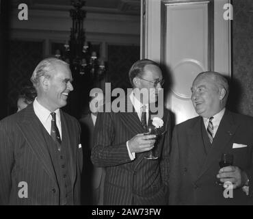 Lunch at The Royal Air Forces Association. The Earl of Bandon, Prince Bernhard, William Shakespeare Date: November 5, 1961 Keywords: lunch Person Name: Bernhard (prince Netherlands), Shakespeare, William Stock Photo