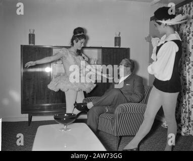 Opening Furniture Fair in Rotterdam. Drs. J. Wijsen makes tour with ballet group Date: November 6, 1961 Location: Rotterdam, South Holland Keywords: Openings, furniture, tours, exhibitions Person Name: Drs. J. Wijsen Stock Photo