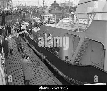 Queen Juliana visits the municipal police of Rotterdam Date: April 10, 1962 Location: Rotterdam, South Holland Keywords: queens, cops, ships Person Name: Juliana (queen Netherlands) Stock Photo