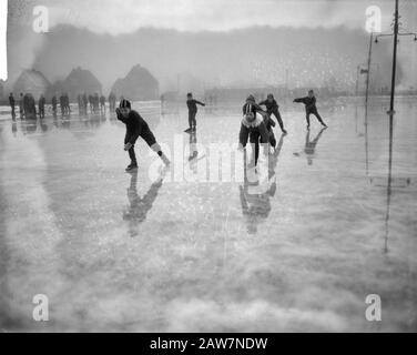 Langebaan Contests in St. Pancras, speeding children Date: January 21, 1964 Keywords: Kids, skating, sports Stock Photo