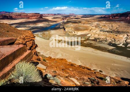 Colorado River near Hite Marina, closed due to Lake Powell low water level, Glen Canyon National Recreation Area, Colorado Plateau, Utah, USA Stock Photo