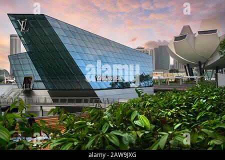 Singapore. January 2020.    The view of the Louis Vuitton store in Marina bay promenade Stock Photo