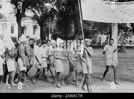 Anti-Republican demonstration Medan (reproductions)  Medan, twelve Chinese held on 4 September a fierce demonstration against the vices of the republic against the Chinese people part operated. A group of widowers whose families by the TNI were massacred Date: September 4, 1947 Location: Indonesia, Medan, Dutch East Indies, Sumatra Stock Photo