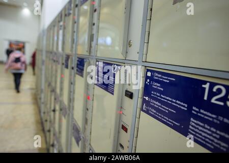 Berlin, Germany. 04th Feb, 2020. A sign with instructions for use can be seen on a locker at Alexanderplatz station. Credit: Gregor Fischer/dpa/Alamy Live News