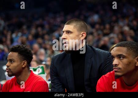 Sacramento, CA, USA. 7th Feb, 2020. Sacramento Kings Alex Len watches game from the bench during a game at the Golden 1 Center on Friday, Feb 7, 2020 in Sacramento. Credit: Paul Kitagaki Jr./ZUMA Wire/Alamy Live News Stock Photo