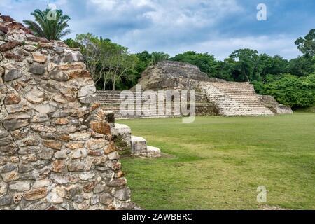 Temple of the Green Tomb at Altun Ha, Maya ruins, rainforest, Old Northern Highway, Belize District, Belize Stock Photo