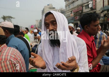 Gazipur, Bangladesh 19Jan.  2020 The second phase of the three-day Biswa Ijtema – the second largest congregation of Muslims after Hajj – ended today Stock Photo