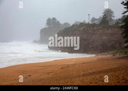 Sydney, Australia. 9th Feb 2020. Heavy storms and king tide batter Avalon beach in Sydney, Australia Credit: martin berry/Alamy Live News Stock Photo