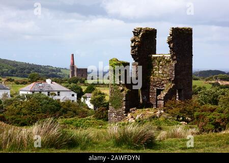 Ruins of Wheal Jenkin tin mine , near Minions , Bodmin Moor , Cornwall , England Stock Photo