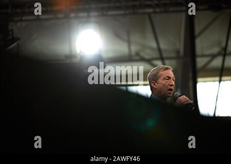 Concord, New Hampshire, U.S.A. 7th Feb, 2020. Various Democratic candidates spoke at the Our Rights Our Court Forum at NHTI's Concord Community College on February 8, 2020. Tom Steyer speaks. Credit: Allison Dinner/ZUMA Wire/Alamy Live News Stock Photo