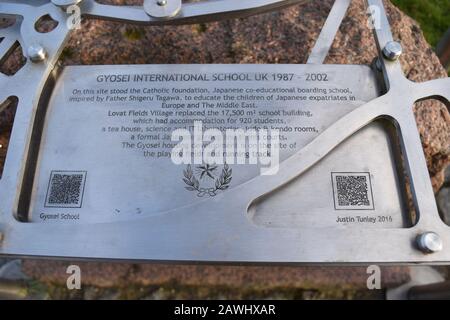 Plaque on the Foundation Stone of the Gyosei International School which was in Willen Park, Milton Keynes between 1987 and 2002. Stock Photo