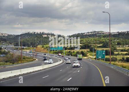 Tel Aviv to Jerusalem Highway 1 traffic eastward Stock Photo Alamy