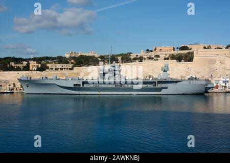 US Navy The USS Mount Whitney (LCC 20), is underway with Sailors and ...