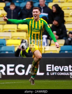 West Bromwich Albion's Dara O'Shea celebrates scoring his side's second goal of the game during the Sky Bet Championship match at The Den, London. Stock Photo