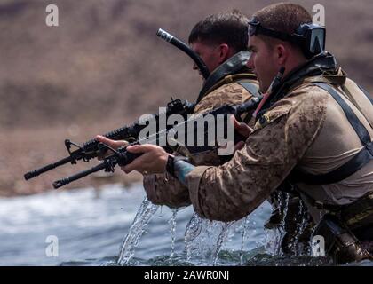 force-recon-marines-with-26th-
