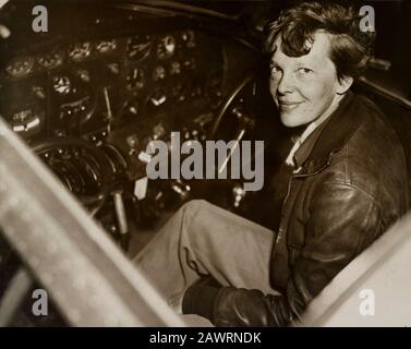 1928 ca  , USA  :  Portraits of  most celebrated woman aviator AMELIA EARHART ( 1897 - 1937 ) . Earhart was the first woman to receive the Distinguish Stock Photo