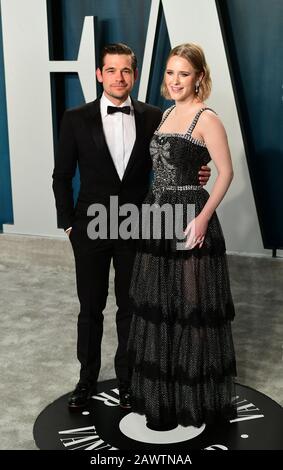 Rachel Brosnahan and Jason Ralph arriving at the Vanity Fair Oscar ...