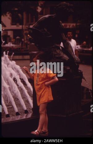 Fountain Square in Downtown Cincinnati Is a Public Square That Works for the City and Its People in a Myriad of Ways- Tyler Davidson Fountain 06-1973 (3887090463). Stock Photo