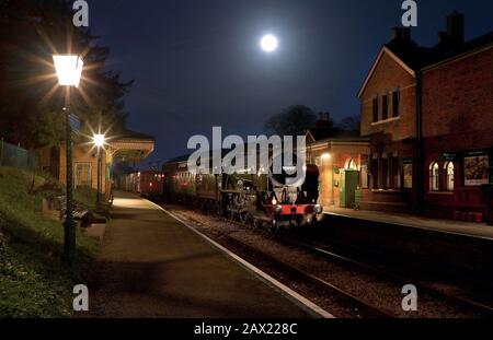 30925 Cheltenham pauses at Ropley Station on the Mid Hants Railway. Stock Photo