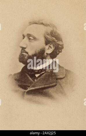 1875 ca , FRANCE : The politician LEON GAMBETTA ( 1838 - 1882 )  was a French statesman and Prime Minister after the Franco-Prussian War  . Photo by Pirou , Paris . - POLITICO - POLITICA - POLITIC  - foto storiche - foto storica - portrait - ritratto  - barba - beard  - tie bow - cravatta - Primo Ministro - FRANCIA - FRANCE  - profilo - profile   ----  Archivio GBB Stock Photo