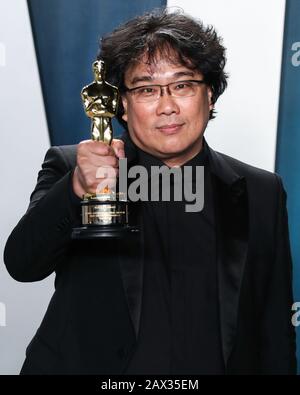 BEVERLY HILLS, LOS ANGELES, CALIFORNIA, USA - FEBRUARY 09: Bong Joon-ho arrives at the 2020 Vanity Fair Oscar Party held at the Wallis Annenberg Center for the Performing Arts on February 9, 2020 in Beverly Hills, Los Angeles, California, United States. (Photo by Xavier Collin/Image Press Agency) Stock Photo