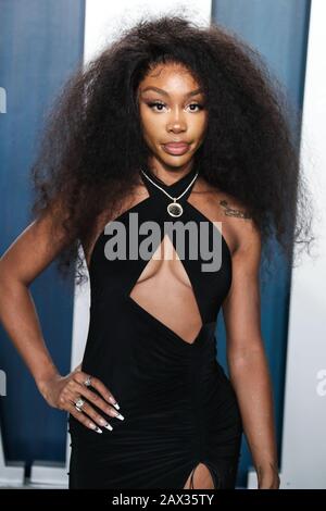 Beverly Hills, United States. 10th Feb, 2020. BEVERLY HILLS, LOS ANGELES, CALIFORNIA, USA - FEBRUARY 09: SZA arrives at the 2020 Vanity Fair Oscar Party held at the Wallis Annenberg Center for the Performing Arts on February 9, 2020 in Beverly Hills, Los Angeles, California, United States. (Photo by Xavier Collin/Image Press Agency) Credit: Image Press Agency/Alamy Live News Stock Photo