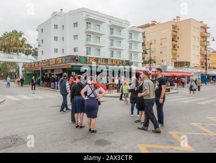 Crowd on the streets,  fifties style festival at Rockin Race Jamboree 2020, rockabillies, Torremolinos, Andalusia, Spain. Stock Photo