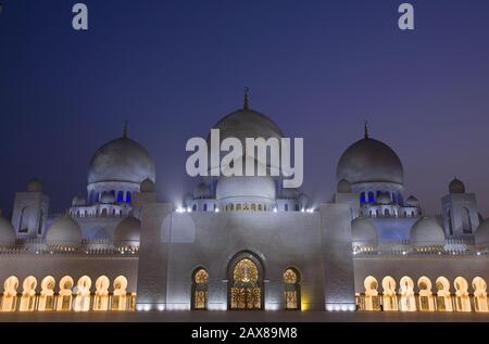 Sheikh Zayed Grand Mosque, Abu Dhabi, UAE. Stock Photo