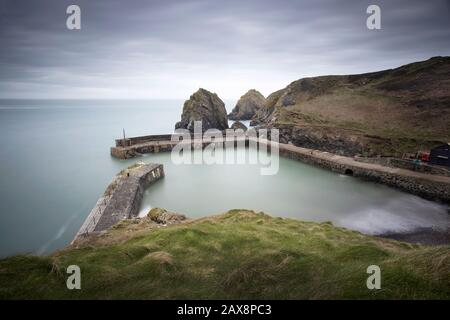 Mullion Harbour on the Lizard, Cornwall Stock Photo