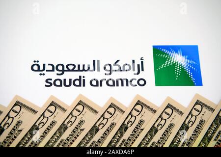 Saudi aramco logo editorial photography. Image of phone - 94278432