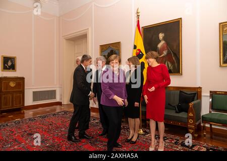 Bundeskanzlerin Angelka Merkel mit Ehemann Joachim Sauer beim Defilee, Abendessen zu Ehren von Joachim Gauck 80. Geburtstag im Schloss Bellevue, Berli Stock Photo