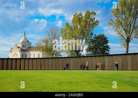 Ablain-Saint-Nazaire (northern France): the “Anneau de la Memoire” (The Ring of Memory) at Notre-Dame de Lorette Necropolis, also known as Ablain-Sain Stock Photo