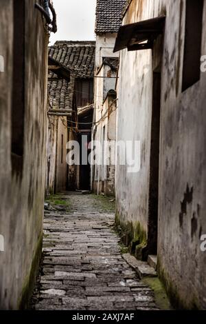 The streets and building in the historic water town of Tongi-Li, near Suzhou, China Stock Photo