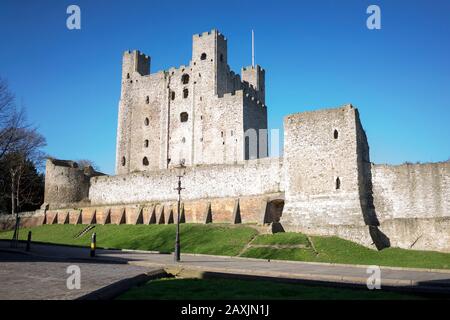 Rochester, Kent, UK. 12th Feb, 2020. UK Weather: a sunny day with blue skies at Rochester Castle in Kent. Credit: James Bell/Alamy Live News Stock Photo