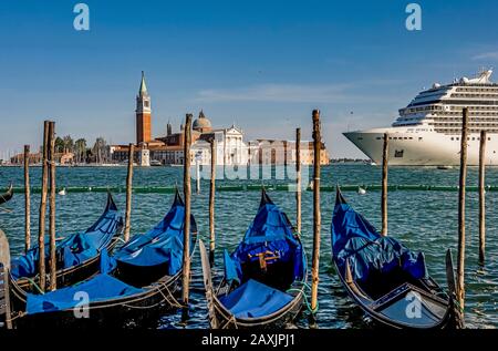 Italy Veneto Venice -  cruise ships in the grand canal Stock Photo