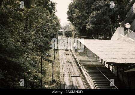 Hong Kong. 1971. Peak Tram approaching May Road Station Stock Photo - Alamy